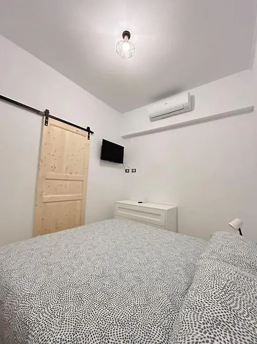 Center - Old Town - With Balcony - Next To Station Apartment Genoa Italy