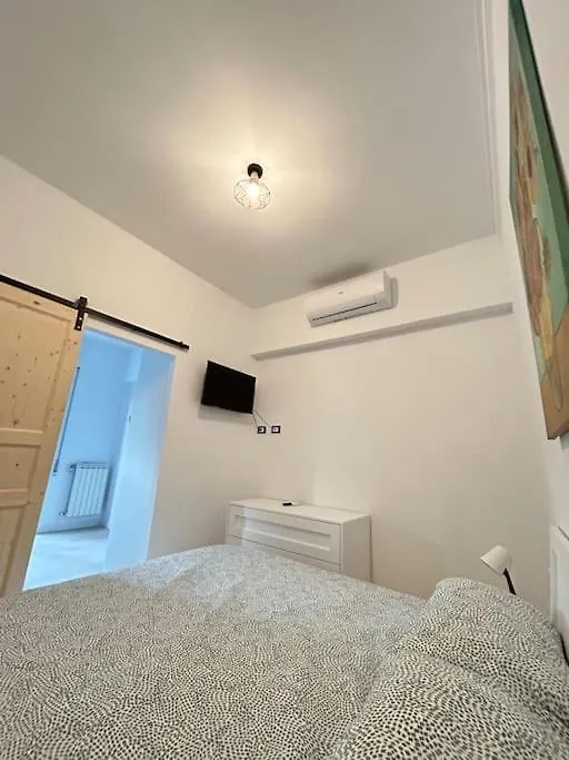 Apartmán Center - Old Town - With Balcony - Next To Station Janov